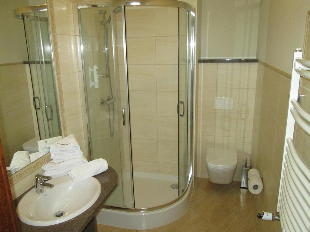Hotel Sandro Silver & Spichlerz Antoniny Leszno  Zimmer foto