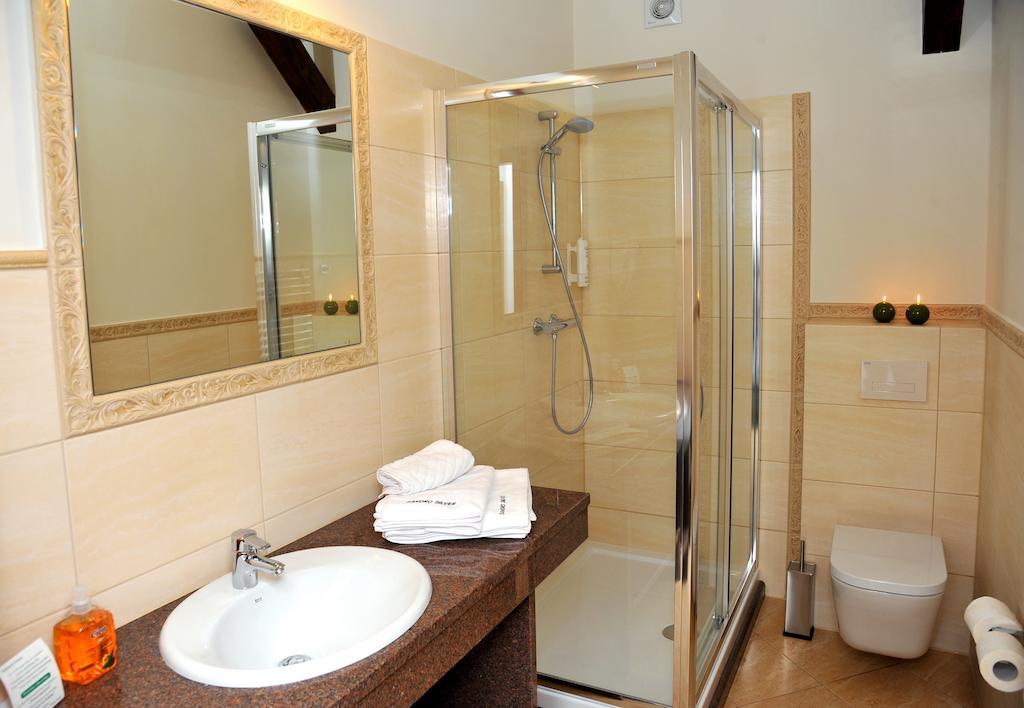 Hotel Sandro Silver & Spichlerz Antoniny Leszno  Exterior foto