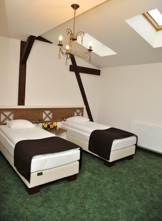 Hotel Sandro Silver & Spichlerz Antoniny Leszno  Zimmer foto