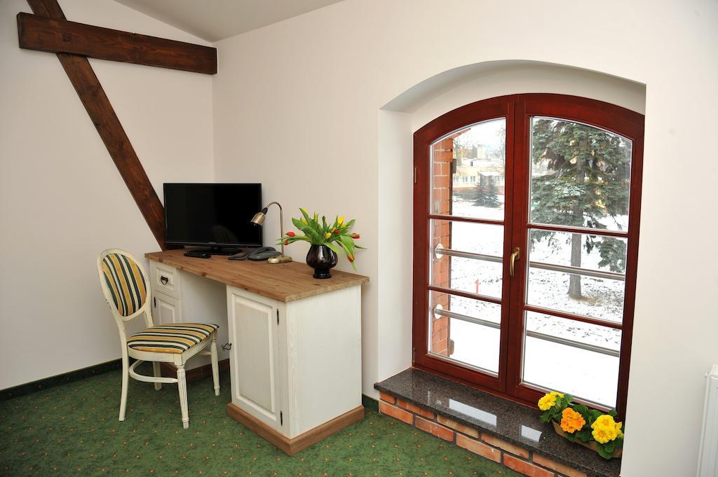 Hotel Sandro Silver & Spichlerz Antoniny Leszno  Zimmer foto