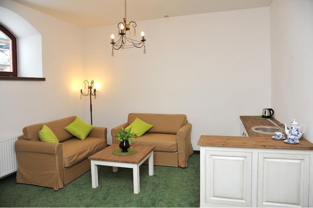 Hotel Sandro Silver & Spichlerz Antoniny Leszno  Zimmer foto